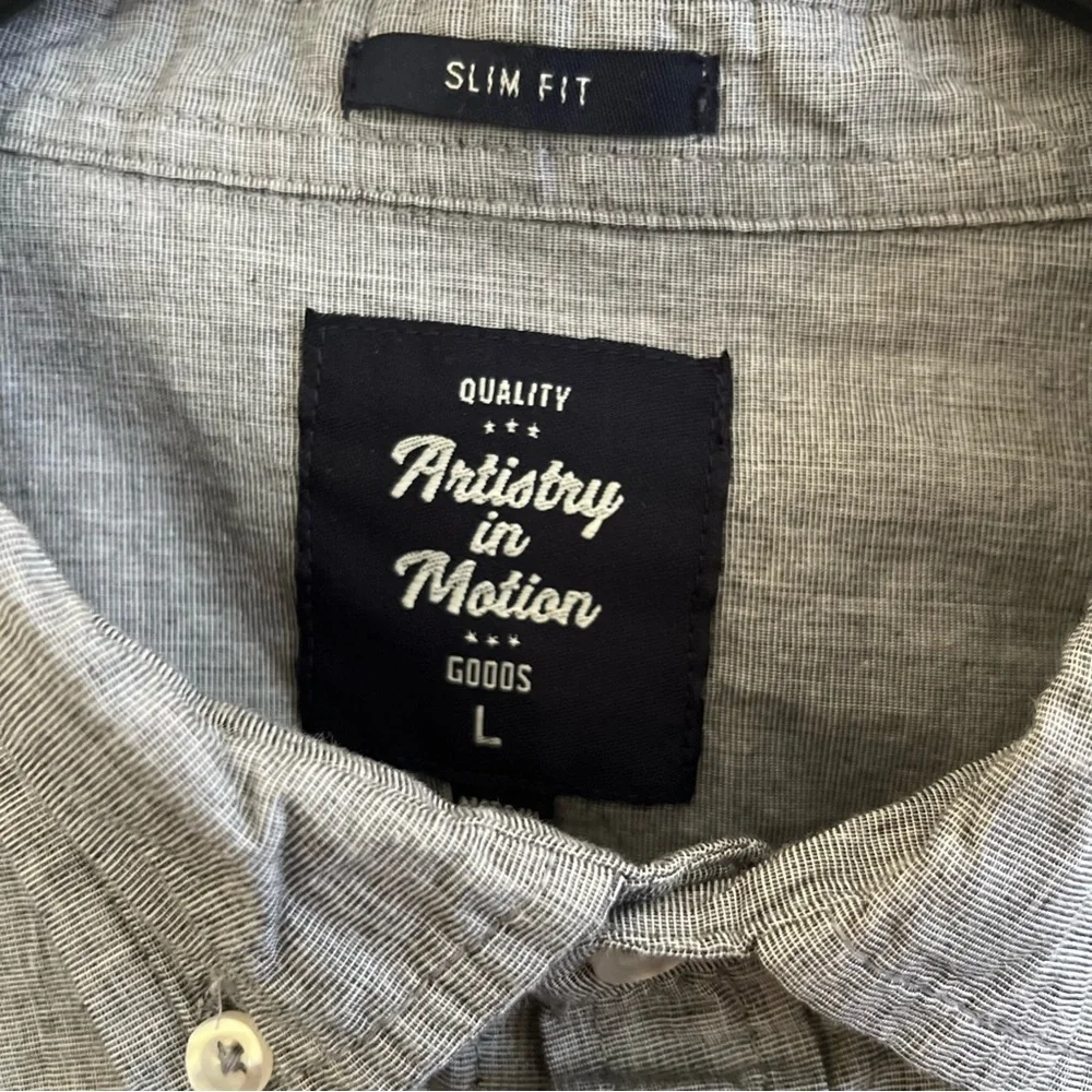 Artistry in Motion Gray Dress Shirt Large